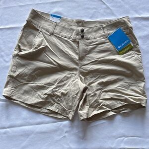Columbia Arrowhead Trail Shorts Women's 12 Tan Beige Stretch Hiking Trail NWT